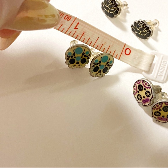 Los muertos Day of dead sugar skull green purple pink flower heart earrings - Picture 3 of 4